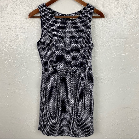 Banana Republic Tweed Navy Belted
Sleeveless Sheath Dress Size 2P - Picture 3 of 12